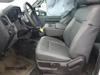 2013 Ford F-250 XL z VIN 1FT7X2A66DEB52530, wystawiony jako Copart lot #59683575 z przebiegiem 154 723 mil mil oraz Czysty tytuł • Clean title. Historia ofert i sprzedaży dostępna na DreamBid. Obrazek 7.