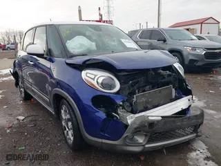 2015 FIAT 500L Urbana Trekking with VIN ZFBCFADH6FZ036980, listed as a IAAI auction lot 41640698 with 106,526 mi miles. Bid and sale history available at carsss.com. Image 1.
