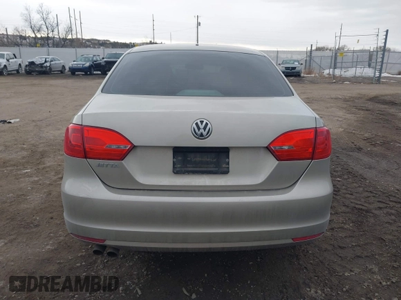 2013 Volkswagen Jetta S с VIN 3VW2K7AJ9DM242868, выставлен на аукционе IAAI как лот 41473000 с пробегом 133 697 миль миль и . История ставок и продаж доступна на DreamBid. Изображение 17.
