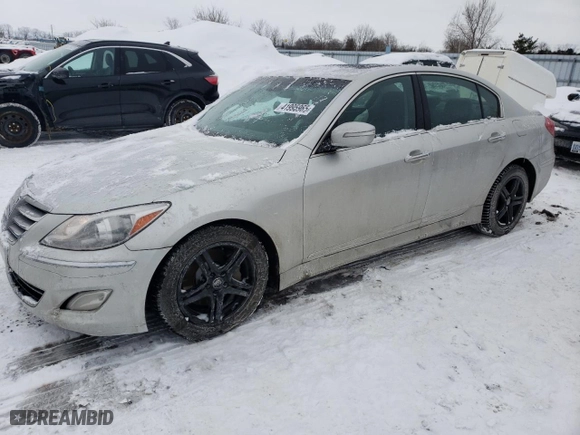 2013 Hyundai Genesis 3.8L with VIN KMHGC4DD4DU213814, listed as a Copart auction lot 41995965 with 207,733 mi miles and Salvage Title. Bid and sale history available at carsss.com. Image 1.