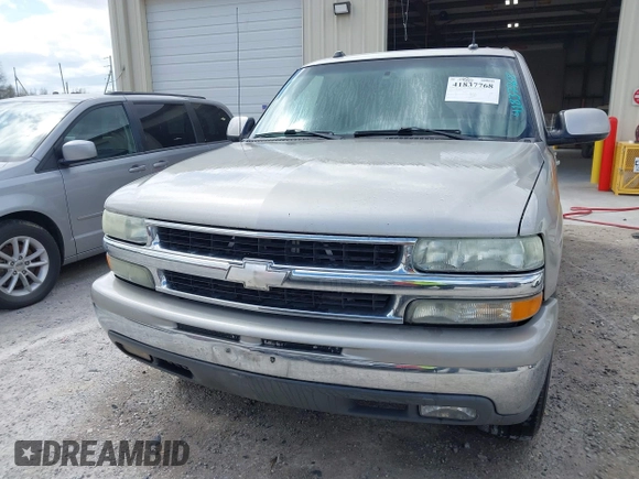 2004 Chevrolet Suburban LS with VIN 3GNEC16Z74G119360, listed as a IAAI auction lot 41837768 with 266,029 mi miles. Bid and sale history available at carsss.com. Image 6.