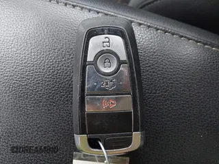2019 Ford Fusion SE with VIN 3FA6P0LU4KR204801, listed as a IAAI auction lot 41977106 with 101,675 mi miles. Bid and sale history available at carsss.com. Image 11.