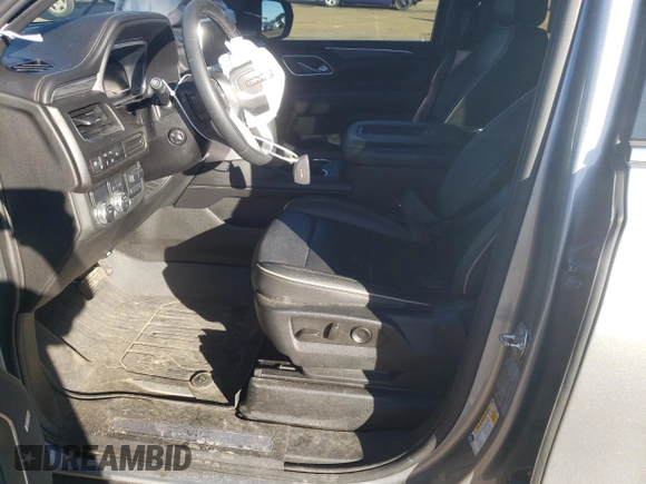 2024 GMC Yukon SLT with VIN 1GKS1BKD3RR200997, listed as a Copart auction lot 86341684 with 32,104 mi miles and Salvage Title. Bid and sale history available at carsss.com. Image 7.