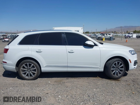 2017 Audi Q7 Premium Plus z VIN WA1LHAF72HD038067, wystawiony jako IAAI lot #41835136 z przebiegiem 88 949 mil mil oraz . Historia ofert i sprzedaży dostępna na DreamBid. Obrazek 13.