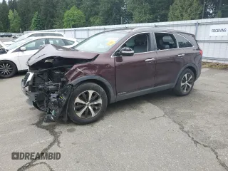 2018 Kia Sorento EX z VIN 5XYPHDA56JG369384, wystawiony jako Copart lot #57328245 z przebiegiem Nie podano mil oraz Czysty tytuł • Clean title. Historia ofert i sprzedaży dostępna na DreamBid. Obrazek 1.