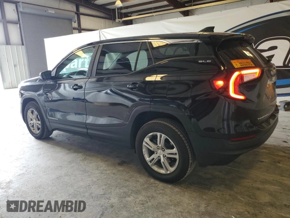 2022 GMC Terrain SLE z VIN 3GKALTEV7NL149666, wystawiony jako Copart lot #57522025 z przebiegiem 189 413 mil mil oraz Czysty tytuł • Clean title. Historia ofert i sprzedaży dostępna na DreamBid. Obrazek 2.