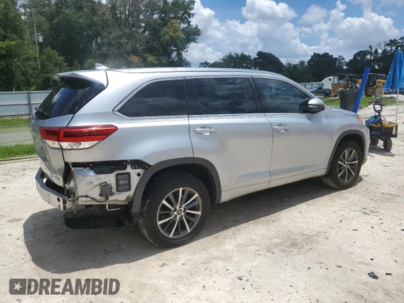 2018 Toyota Highlander SE with VIN 5TDKZRFH2JS264593, listed as a Copart auction lot 64802545 with 87,579 mi miles and Salvage title. Bid and sale history available at DreamBid. Image 3.