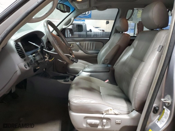 2005 Toyota Sequoia Limited with VIN 5TDBT48A25S245696, listed as a Copart auction lot 45706445 with 293,800 mi miles and Non Repairable. Bid and sale history available at carsss.com. Image 7.