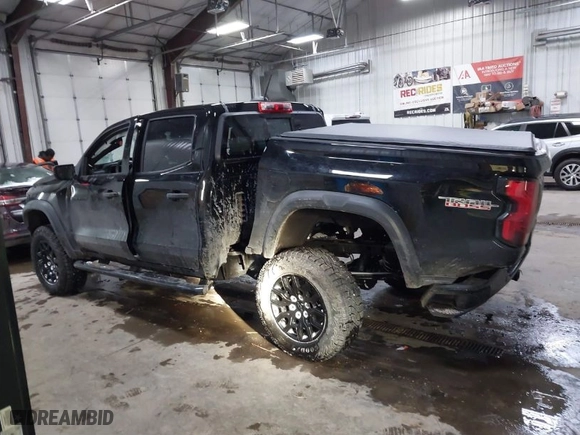 2024 Chevrolet Colorado 4WD Trail Boss with VIN 1GCPTEEK9R1161645, listed as a IAAI auction lot 40984625 with 174 mi miles. Bid and sale history available at carsss.com. Image 13.