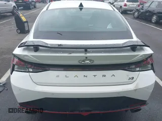 2022 Hyundai Elantra z VIN KMHLW4AK3NU005675, wystawiony jako IAAI lot #39829654 z przebiegiem 26 630 mil mil oraz . Historia ofert i sprzedaży dostępna na DreamBid. Obrazek 16.