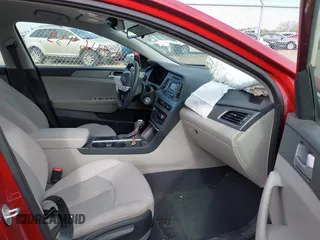 2015 Hyundai Sonata SE z VIN 5NPE24AFXFH189519, wystawiony jako IAAI lot #42146433 z przebiegiem 134 045 mil mil oraz . Historia ofert i sprzedaży dostępna na DreamBid. Obrazek 5.