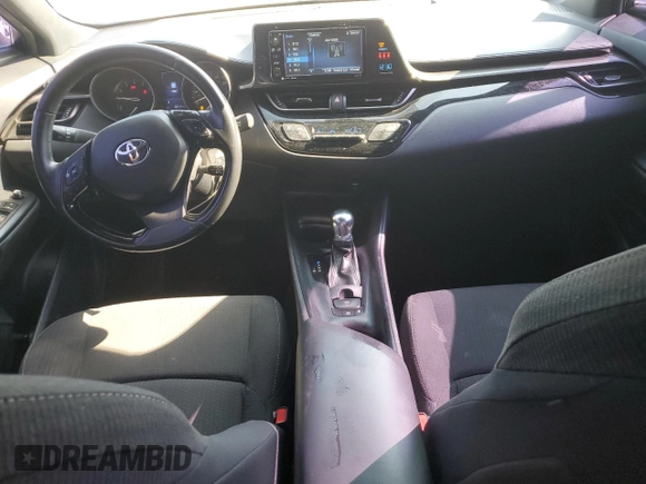 2018 Toyota C-HR XLE z VIN NMTKHMBX4JR054062, wystawiony jako Copart lot #63602235 z przebiegiem 82 111 mil mil oraz Czysty tytuł • Clean title. Historia ofert i sprzedaży dostępna na DreamBid. Obrazek 8.