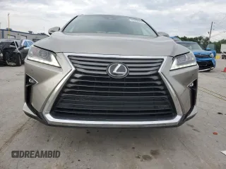 2017 Lexus RX 350 z VIN 2T2BZMCA2HC069523, wystawiony jako Copart lot #61055415 z przebiegiem 108 772 mil mil oraz Szkoda całkowita • Salvage title. Historia ofert i sprzedaży dostępna na DreamBid. Obrazek 5.