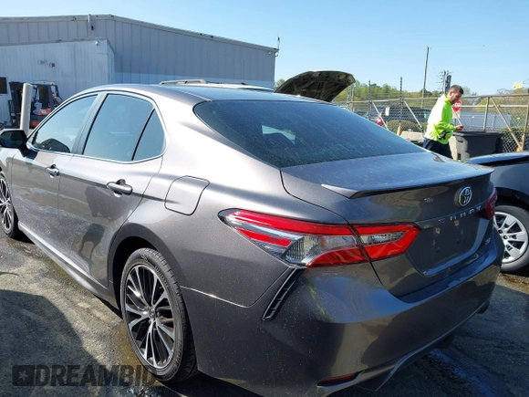 2018 Toyota Camry LE with VIN 4T1B11HK3JU518806, listed as a IAAI auction lot 41913756 with 74,939 mi miles. Bid and sale history available at carsss.com. Image 3.