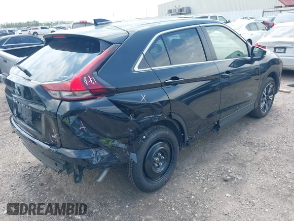 2025 Mitsubishi Eclipse Cross SE z VIN JA4ATWAA5SZ004141, wystawiony jako IAAI lot #42188861 z przebiegiem 7 481 mil mil oraz . Historia ofert i sprzedaży dostępna na DreamBid. Obrazek 4.