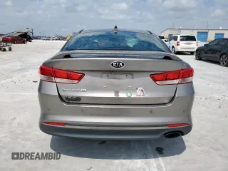 2016 Kia Optima LX z VIN 5XXGT4L34GG032381, wystawiony jako Copart lot #61913695 z przebiegiem 87 348 mil mil oraz Czysty tytuł • Clean title. Historia ofert i sprzedaży dostępna na DreamBid. Obrazek 6.