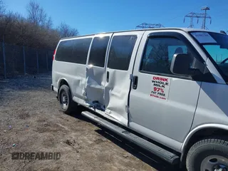 2018 Chevrolet Express Passenger LT z VIN 1GAZGPFGXJ1326392, wystawiony jako IAAI lot #41591765 z przebiegiem 350 366 mil mil oraz . Historia ofert i sprzedaży dostępna na DreamBid. Obrazek 6.