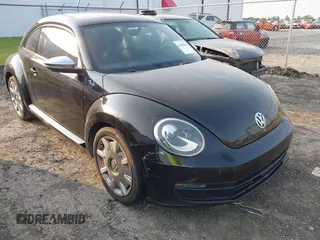 2013 Volkswagen Beetle 2.5L w/Sun/Sound/Nav с VIN 3VWJP7AT7DM677581, выставлен на аукционе IAAI как лот 42429868 с пробегом Не указан миль и . История ставок и продаж доступна на DreamBid. Изображение 1.