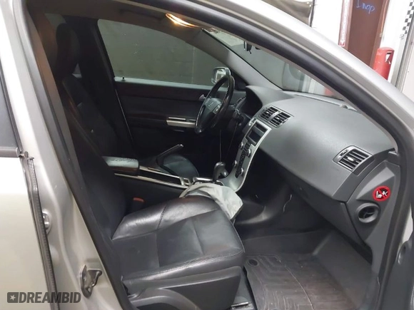 2010 Volvo S40 with VIN YV1382MS2A2504255, listed as a IAAI auction lot 41903061 with 254,595 mi miles. Bid and sale history available at carsss.com. Image 5.