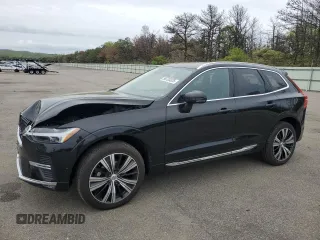 2023 Volvo XC60 Plus Bright Theme z VIN YV4L12RNXP1300408, wystawiony jako Copart lot #56720325 z przebiegiem 17 584 mil mil oraz Szkoda całkowita • Salvage title. Historia ofert i sprzedaży dostępna na DreamBid. Obrazek 1.