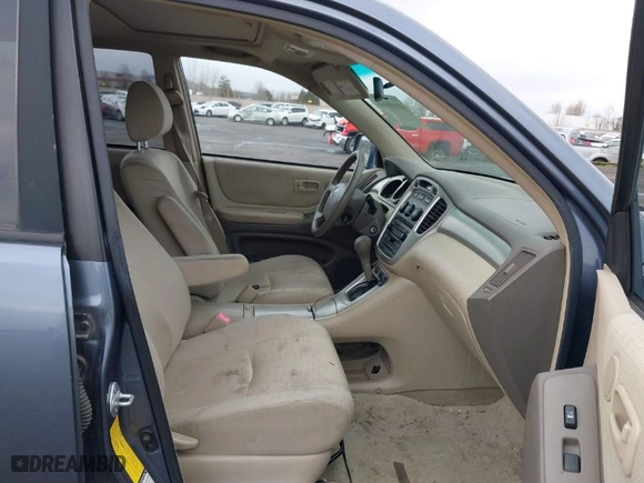 2007 Toyota Highlander w/3rd Row with VIN JTEEP21AX70231515, listed as a IAAI auction lot 41640668 with 218,009 mi miles. Bid and sale history available at carsss.com. Image 5.