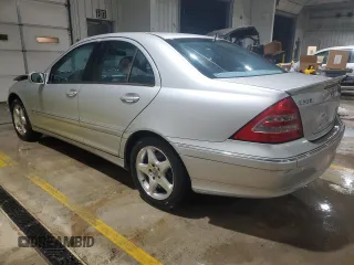 2002 Mercedes-Benz C 230/260/280/320 with VIN WDBRF64J22F252245, listed as a Copart auction lot 88292315 with 147,764 mi miles and Salvage Title. Bid and sale history available at DreamBid. Image 2.