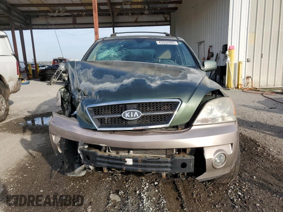 2004 Kia Sorento LX with VIN KNDJC733945229568, listed as a Copart auction lot 43332685 with 125,118 mi miles and Salvage Title. Bid and sale history available at carsss.com. Image 5.