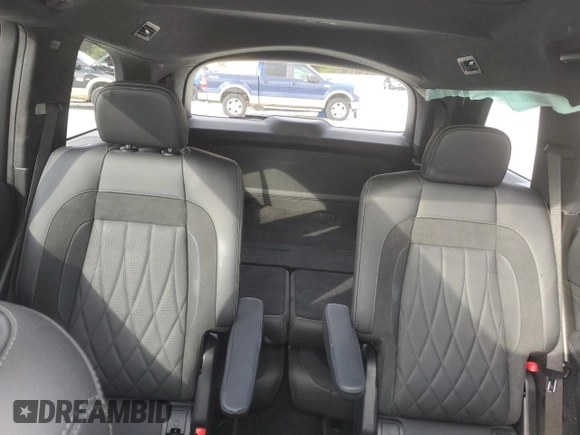 2024 Mercedes-Benz GLS 63 AMG with VIN 4JGFF8KE9RA930014, listed as a Copart auction lot 82650714 with 18,126 mi miles and Clean Title. Bid and sale history available at DreamBid. Image 10.