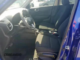2022 Hyundai Venue SE z VIN KMHRB8A35NU147595, wystawiony jako Copart lot #54172605 z przebiegiem 51 199 mil mil oraz Szkody całkowita. Historia ofert i sprzedaży dostępna na DreamBid. Obrazek 7.