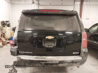 2017 Chevrolet Suburban Premier z VIN 1GNSKJKC0HR250854, wystawiony jako IAAI lot #41541476 z przebiegiem 128 231 mil mil oraz . Historia ofert i sprzedaży dostępna na DreamBid. Obrazek 16.