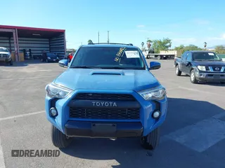 2018 Toyota 4Runner SR5 with VIN JTEBU5JR4J5587343, listed as a IAAI auction lot 41323145 with 51,136 mi miles. Bid and sale history available at carsss.com. Image 12.