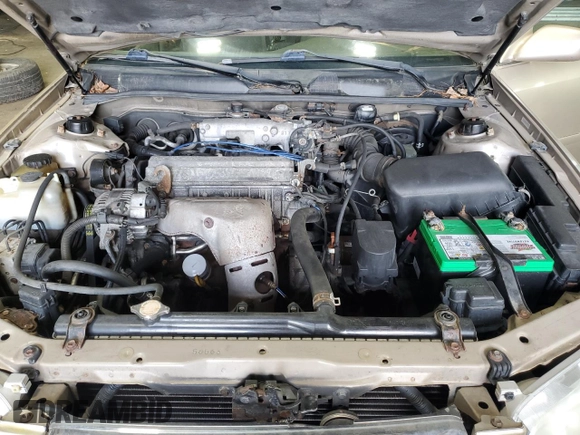 2001 Toyota Camry CE z VIN 4T1BG28K71U783281, wystawiony jako Copart lot #56876585 z przebiegiem 110 735 mil mil oraz Czysty tytuł • Clean title. Historia ofert i sprzedaży dostępna na DreamBid. Obrazek 11.