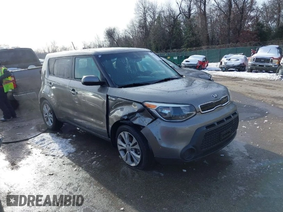 2015 Kia Soul + with VIN KNDJP3A5XF7122683, listed as a IAAI auction lot 41270677 with 107,595 mi miles. Bid and sale history available at carsss.com. Image 1.