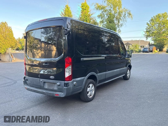 2017 Ford Transit z VIN 1FTYR2CM1HKB48712, wystawiony jako Copart lot #56607885 z przebiegiem 82 756 mil mil oraz Szkoda całkowita • Salvage title. Historia ofert i sprzedaży dostępna na DreamBid. Obrazek 4.