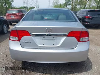 2009 Honda Civic EX-L z VIN 2HGFA16989H343295, wystawiony jako IAAI lot #42166246 z przebiegiem 147 871 mil mil oraz . Historia ofert i sprzedaży dostępna na DreamBid. Obrazek 15.