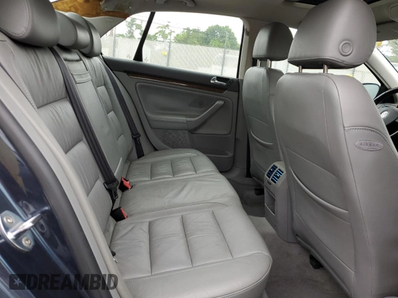 2005 Volkswagen Jetta 2.5L с VIN 3VWDF71K65M607420, выставлен на аукционе Copart как лот 59906585 с пробегом 136 949 миль миль и Списание • Salvage title. История ставок и продаж доступна на DreamBid. Изображение 10.
