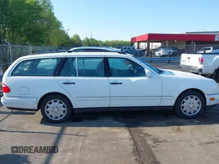 1999 Mercedes-Benz E 320 with VIN WDBJH65F3XA727570, listed as a IAAI auction lot 41978511 with 170,982 mi miles and . Bid and sale history available at DreamBid. Image 13.