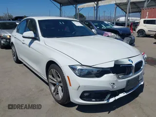 2017 BMW 3 Series 330i с VIN WBA8B9G55HNU50399, выставлен на аукционе IAAI как лот 42630561 с пробегом 60 176 миль миль и . История ставок и продаж доступна на DreamBid. Изображение 1.