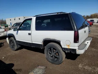 1998 Chevrolet Tahoe with VIN 3GNEK18R6WG128702, listed as a Copart auction lot 49961445 with 154,187 mi miles and Clean Title. Bid and sale history available at carsss.com. Image 2.