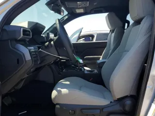 2025 Toyota 4Runner SR5 с VIN JTEVA5BR0S5006815, выставлен на аукционе Copart как лот 60238845 с пробегом 4 551 миль миль и Списание • Salvage title. История ставок и продаж доступна на DreamBid. Изображение 7.