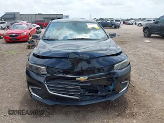 2016 Chevrolet Malibu LS z VIN 1G1ZB5ST8GF190958, wystawiony jako IAAI lot #42148180 z przebiegiem 77 768 mil mil oraz . Historia ofert i sprzedaży dostępna na DreamBid. Obrazek 13.