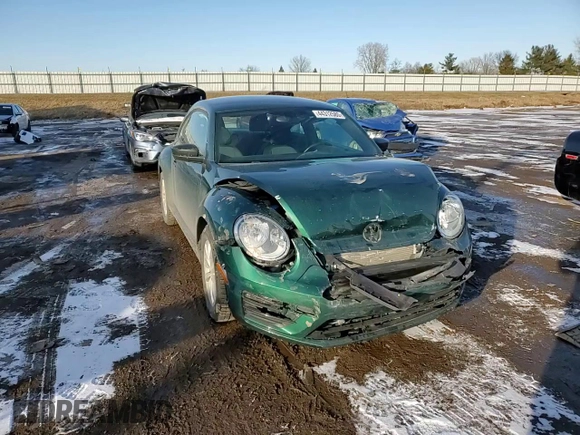 2018 Volkswagen Beetle S z VIN 3VWFD7AT7JM700755, wystawiony jako Copart lot #44312585 z przebiegiem 92 694 mil mil oraz Szkoda całkowita • Salvage title. Historia ofert i sprzedaży dostępna na DreamBid. Obrazek 11.