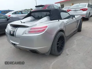 2008 Saturn Sky Red Line z VIN 1G8MG35X98Y101663, wystawiony jako IAAI lot #42357500 z przebiegiem 148 165 mil mil oraz . Historia ofert i sprzedaży dostępna na DreamBid. Obrazek 4.