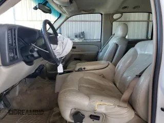 2001 Chevrolet Suburban LT with VIN 3GNFK16T21G209059, listed as a Copart auction lot 70164404 with 339,058 mi miles and Salvage Title. Bid and sale history available at carsss.com. Image 7.