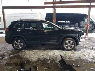 2019 Jeep Cherokee Limited with VIN 1C4PJMDX9KD471764, listed as a IAAI auction lot 41556755 with 45,000 mi miles and . Bid and sale history available at carsss.com. Image 13.