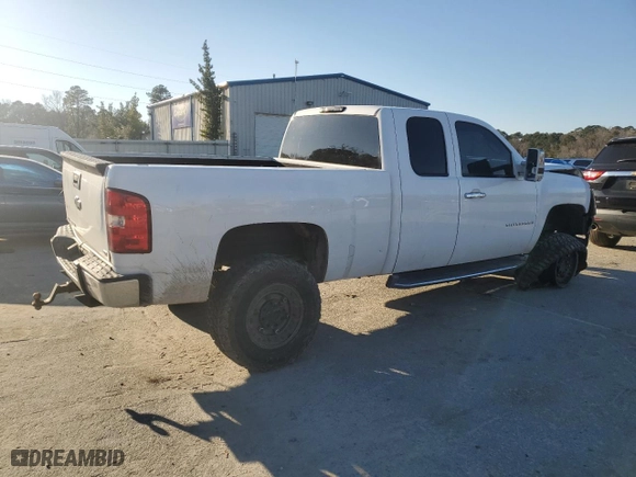 2008 Chevrolet Silverado 1500 LT w/1LT with VIN 1GCEC19J58Z164074, listed as a Copart auction lot 45688945 with 352,912 mi miles and Salvage Title. Bid and sale history available at carsss.com. Image 3.
