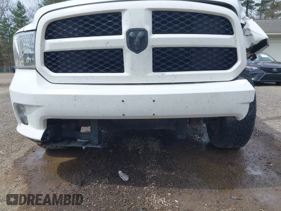 2015 Ram 1500 Express z VIN 1C6RR7KT3FS647476, wystawiony jako IAAI lot #41987391 z przebiegiem 150 000 mil mil oraz . Historia ofert i sprzedaży dostępna na DreamBid. Obrazek 18.