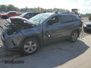 2023 Toyota RAV4 Hybrid LE z VIN JTMMWRFV2PD188689, wystawiony jako Copart lot #65399235 z przebiegiem 49 049 mil mil oraz Szkoda całkowita • Salvage title. Historia ofert i sprzedaży dostępna na DreamBid. Obrazek 1.