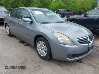 2009 Nissan Altima 2.5 S with VIN 1N4AL21E09N470374, listed as a IAAI auction lot 42168628 with 180,314 mi miles. Bid and sale history available at carsss.com. Image 1.