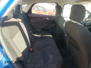 2018 Ford Focus SE z VIN 1FADP3F2XJL327387, wystawiony jako Copart lot #46927835 z przebiegiem 61 707 mil mil oraz Szkoda całkowita • Salvage title. Historia ofert i sprzedaży dostępna na DreamBid. Obrazek 11.
